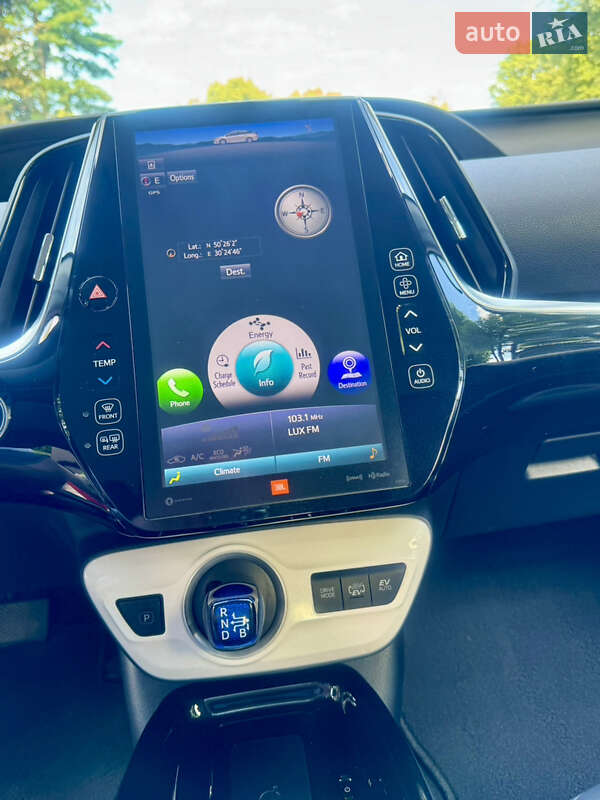 Хэтчбек Toyota Prius Prime 2017 в Киеве