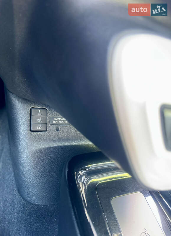 Хэтчбек Toyota Prius Prime 2017 в Киеве