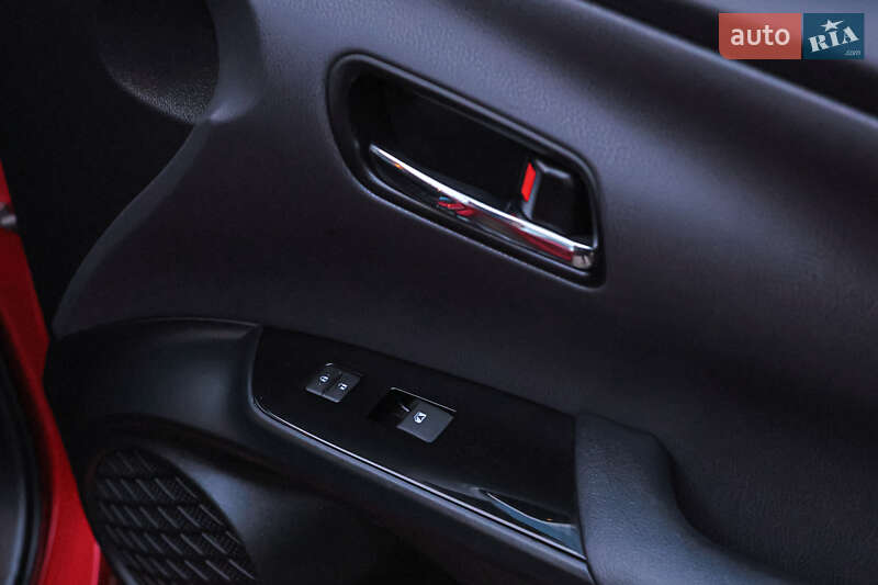 Хэтчбек Toyota Prius Prime 2017 в Одессе фото 25 Хэтчбек Toyota Prius Prime 2017 в Одессе