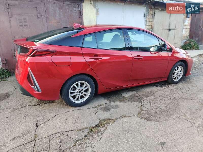 Хэтчбек Toyota Prius Prime 2017 в Киеве фото 5 Хэтчбек Toyota Prius Prime 2017 в Киеве