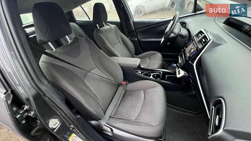 Хэтчбек Toyota Prius Prime 2018 в Киеве