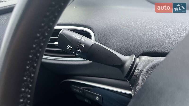 Хэтчбек Toyota Prius Prime 2018 в Киеве