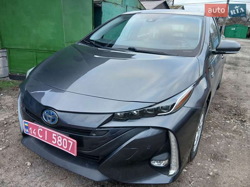 Хэтчбек Toyota Prius Prime 2019 в Киеве фото 5 Хэтчбек Toyota Prius Prime 2019 в Киеве