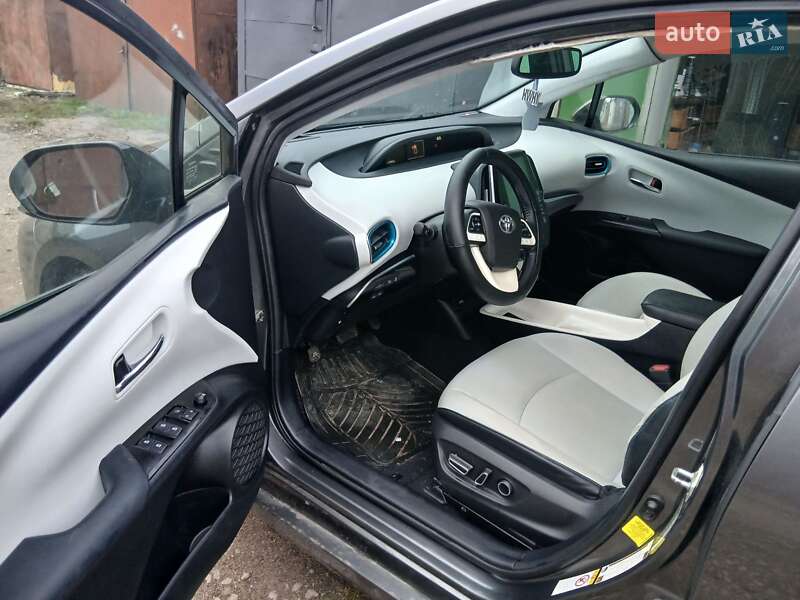 Хэтчбек Toyota Prius Prime 2019 в Киеве фото 14 Хэтчбек Toyota Prius Prime 2019 в Киеве