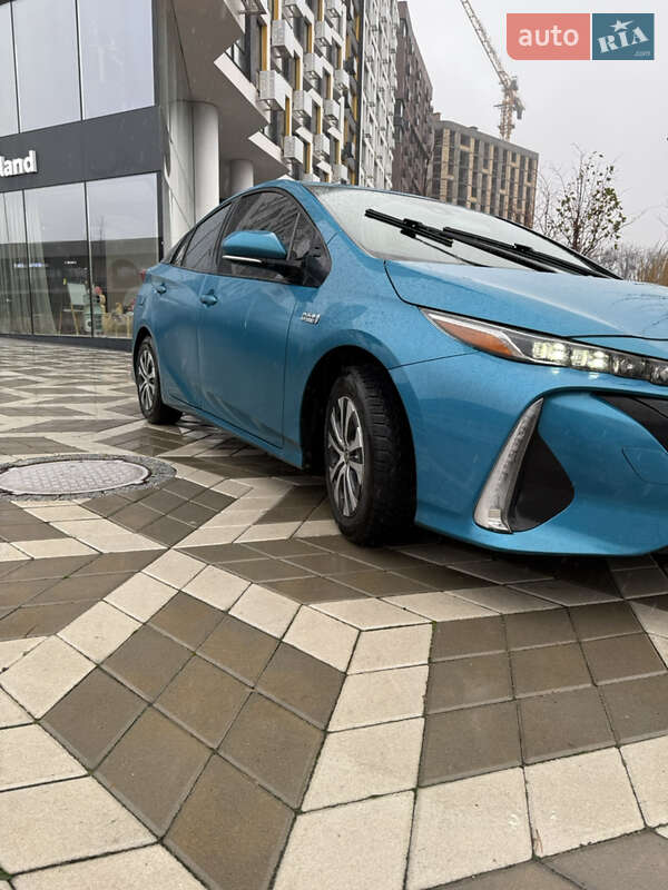 Хэтчбек Toyota Prius Prime 2020 в Киеве фото 4 Хэтчбек Toyota Prius Prime 2020 в Киеве