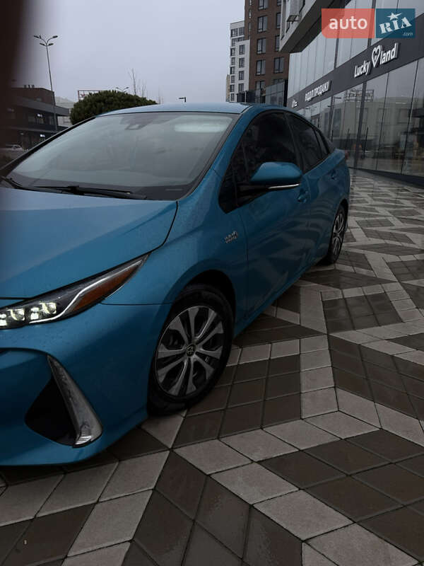 Хэтчбек Toyota Prius Prime 2020 в Киеве фото 9 Хэтчбек Toyota Prius Prime 2020 в Киеве