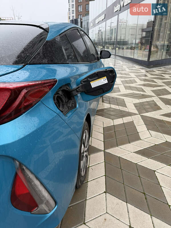 Хэтчбек Toyota Prius Prime 2020 в Киеве фото 17 Хэтчбек Toyota Prius Prime 2020 в Киеве