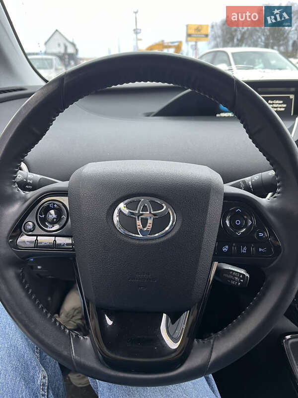 Хэтчбек Toyota Prius Prime 2019 в Львове