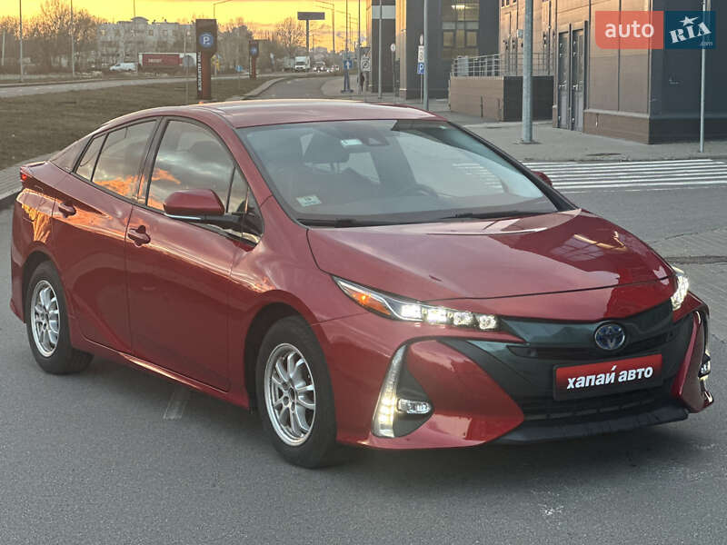 Хэтчбек Toyota Prius Prime 2017 в Киеве