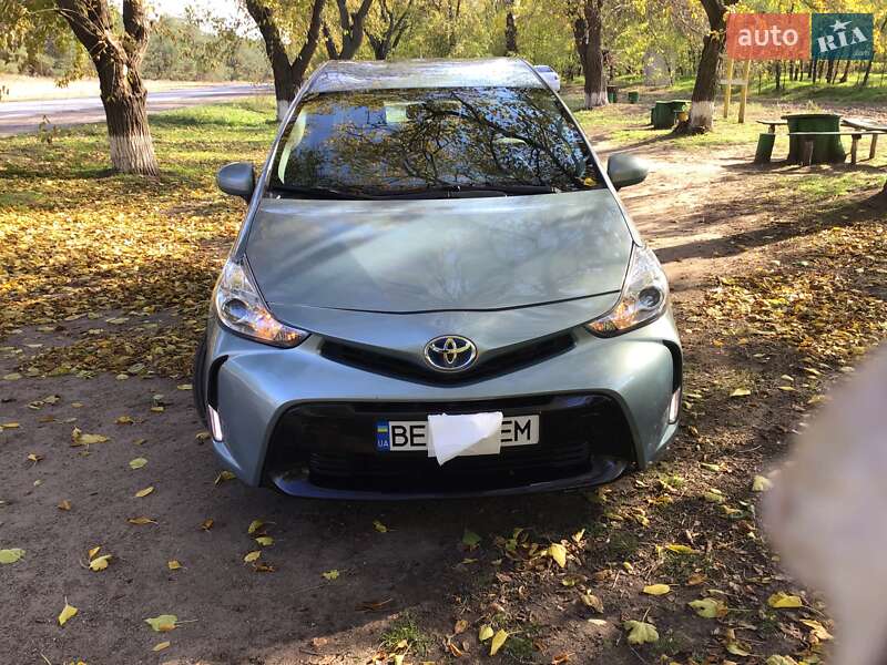 Універсал Toyota Prius v 2015 в Вознесенську