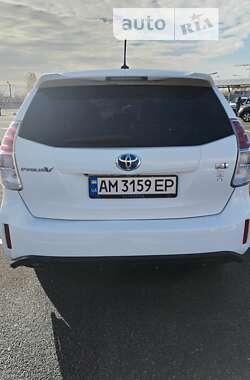 Універсал Toyota Prius v 2015 в Києві