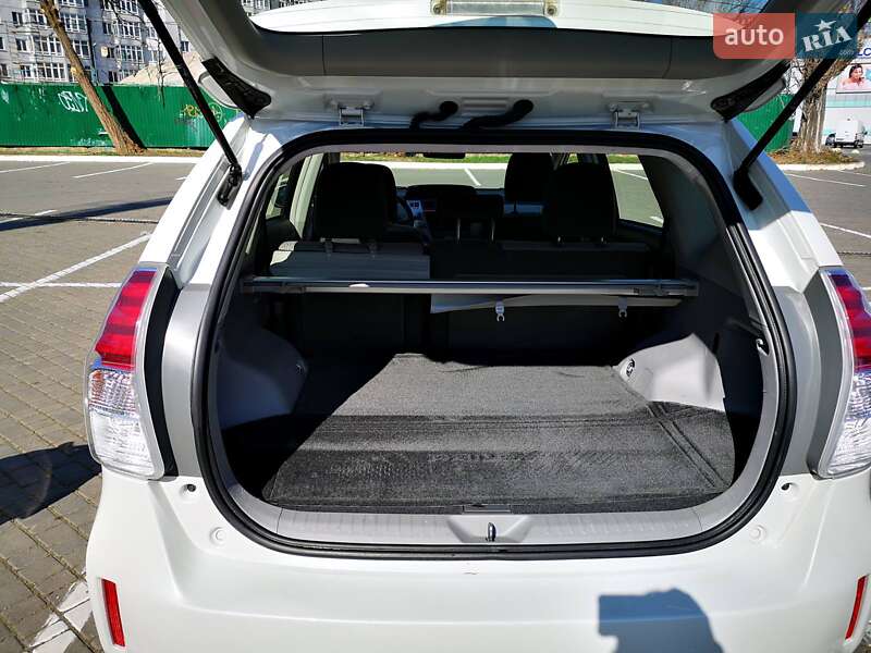Универсал Toyota Prius v 2014 в Одессе