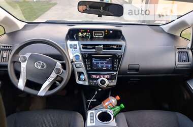Универсал Toyota Prius v 2014 в Ивано-Франковске