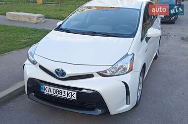 Хэтчбек Toyota Prius v 2015 в Стрые