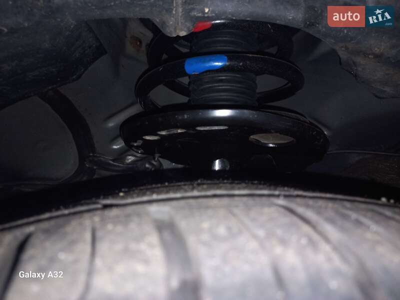 Универсал Toyota Prius v 2015 в Киеве