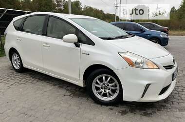 Универсал Toyota Prius v 2013 в Виннице