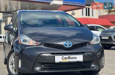 Універсал Toyota Prius v 2017 в 