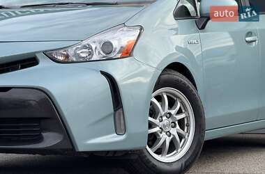 Универсал Toyota Prius v 2016 в 