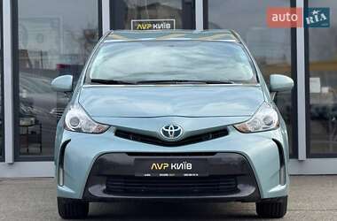 Универсал Toyota Prius v 2016 в 