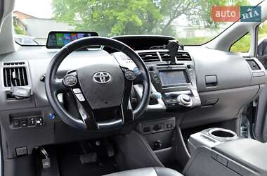 Универсал Toyota Prius v 2013 в 