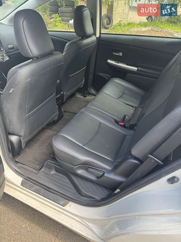 Універсал Toyota Prius v 2015 в Києві