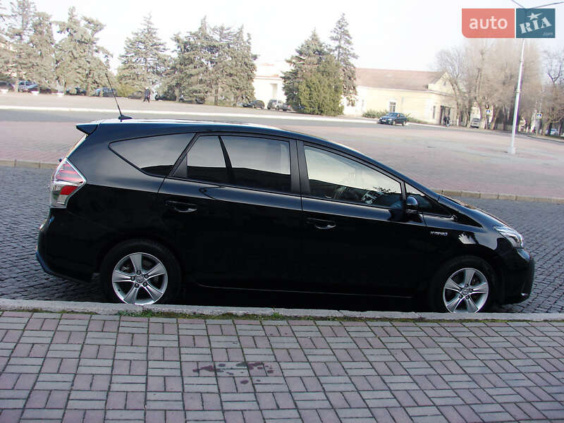 Универсал Toyota Prius v 2018 в Одессе