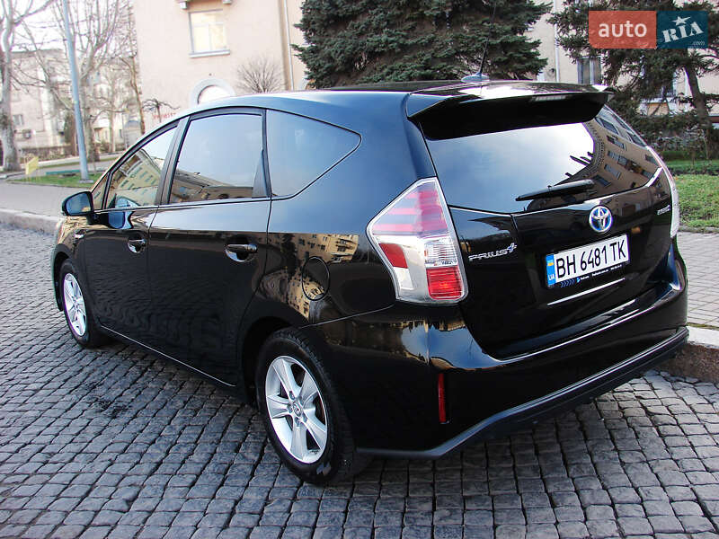 Универсал Toyota Prius v 2018 в Одессе