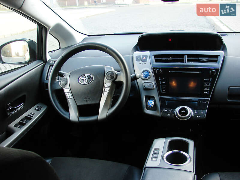 Универсал Toyota Prius v 2018 в Одессе