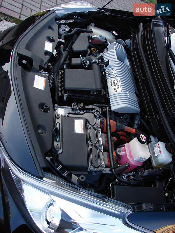 Универсал Toyota Prius v 2018 в Одессе