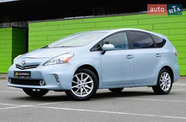 Универсал Toyota Prius v 2013 в Киеве
