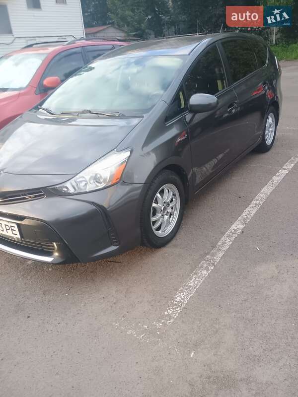 Універсал Toyota Prius v 2015 в Києві