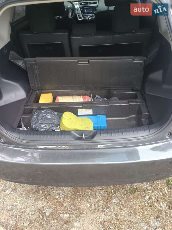 Універсал Toyota Prius v 2015 в Києві