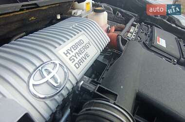 Универсал Toyota Prius v 2013 в Мироновке