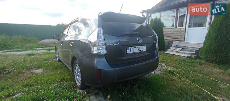 Универсал Toyota Prius v 2013 в Мироновке