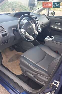 Універсал Toyota Prius v 2013 в Одесі