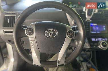Універсал Toyota Prius v 2013 в Києві