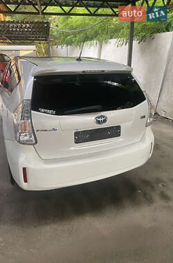 Универсал Toyota Prius v 2013 в Киеве Универсал Toyota Prius v 2013 в Киеве