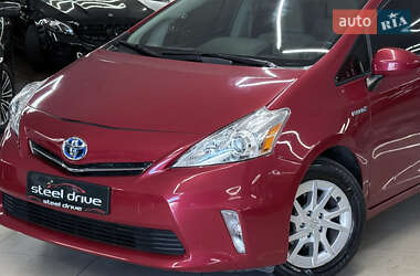 Универсал Toyota Prius v 2012 в 