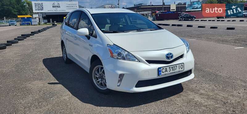 Универсал Toyota Prius v 2012 в Черкассах