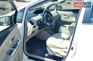 Универсал Toyota Prius v 2012 в Черкассах