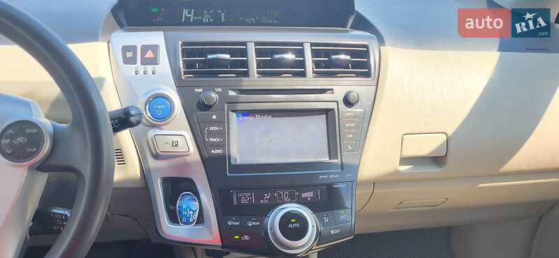 Универсал Toyota Prius v 2012 в Черкассах