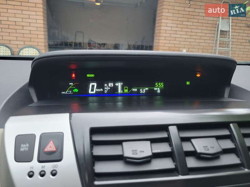 Универсал Toyota Prius v 2014 в Киеве