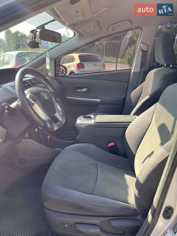 Універсал Toyota Prius v 2014 в Білій Церкві