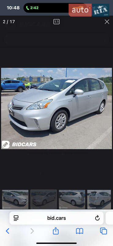 Toyota Prius v 2014
