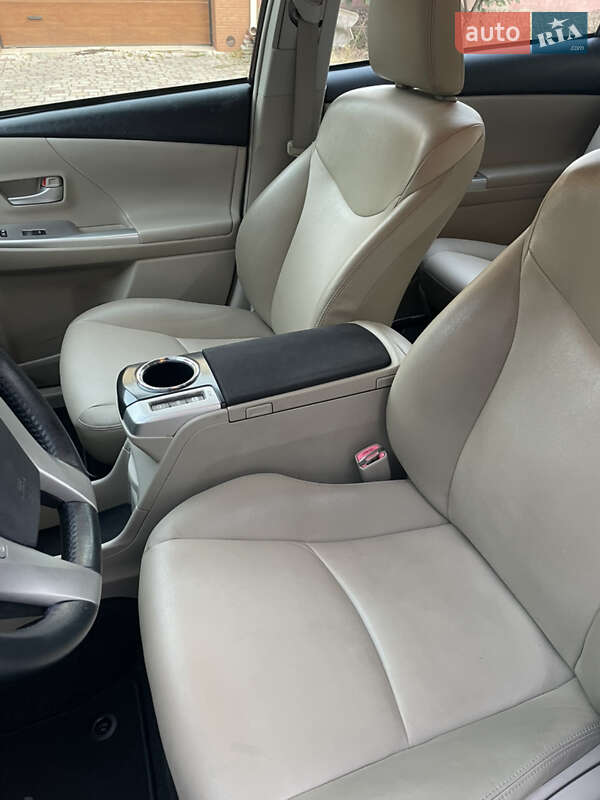 Универсал Toyota Prius v 2013 в Черноморске фото 19 Универсал Toyota Prius v 2013 в Черноморске