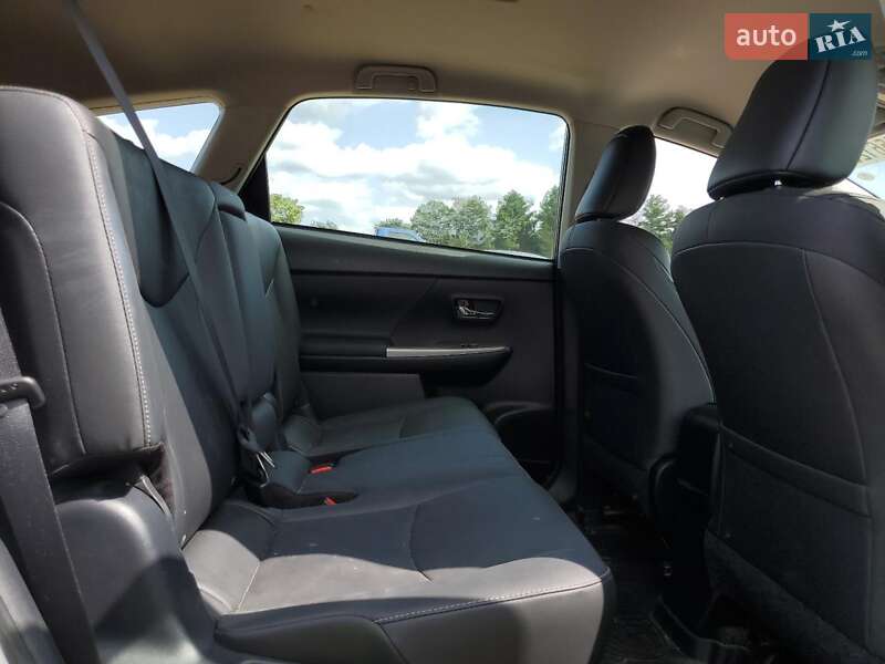 Универсал Toyota Prius v 2017 в Львове фото 10 Универсал Toyota Prius v 2017 в Львове