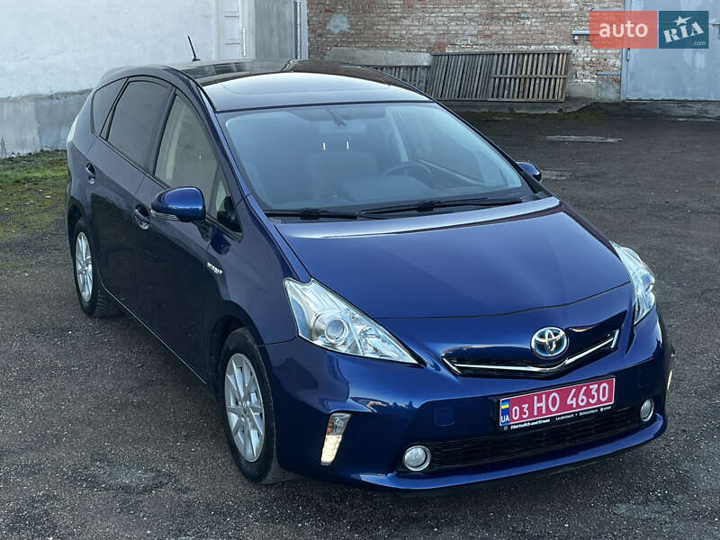 Універсал Toyota Prius v 2013 в Луцьку