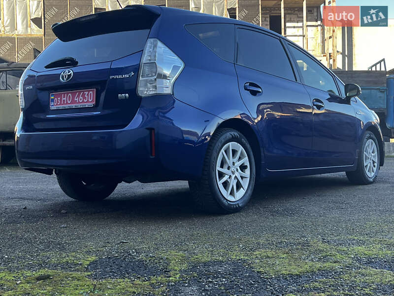 Універсал Toyota Prius v 2013 в Луцьку