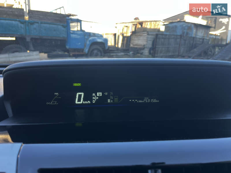 Універсал Toyota Prius v 2013 в Луцьку