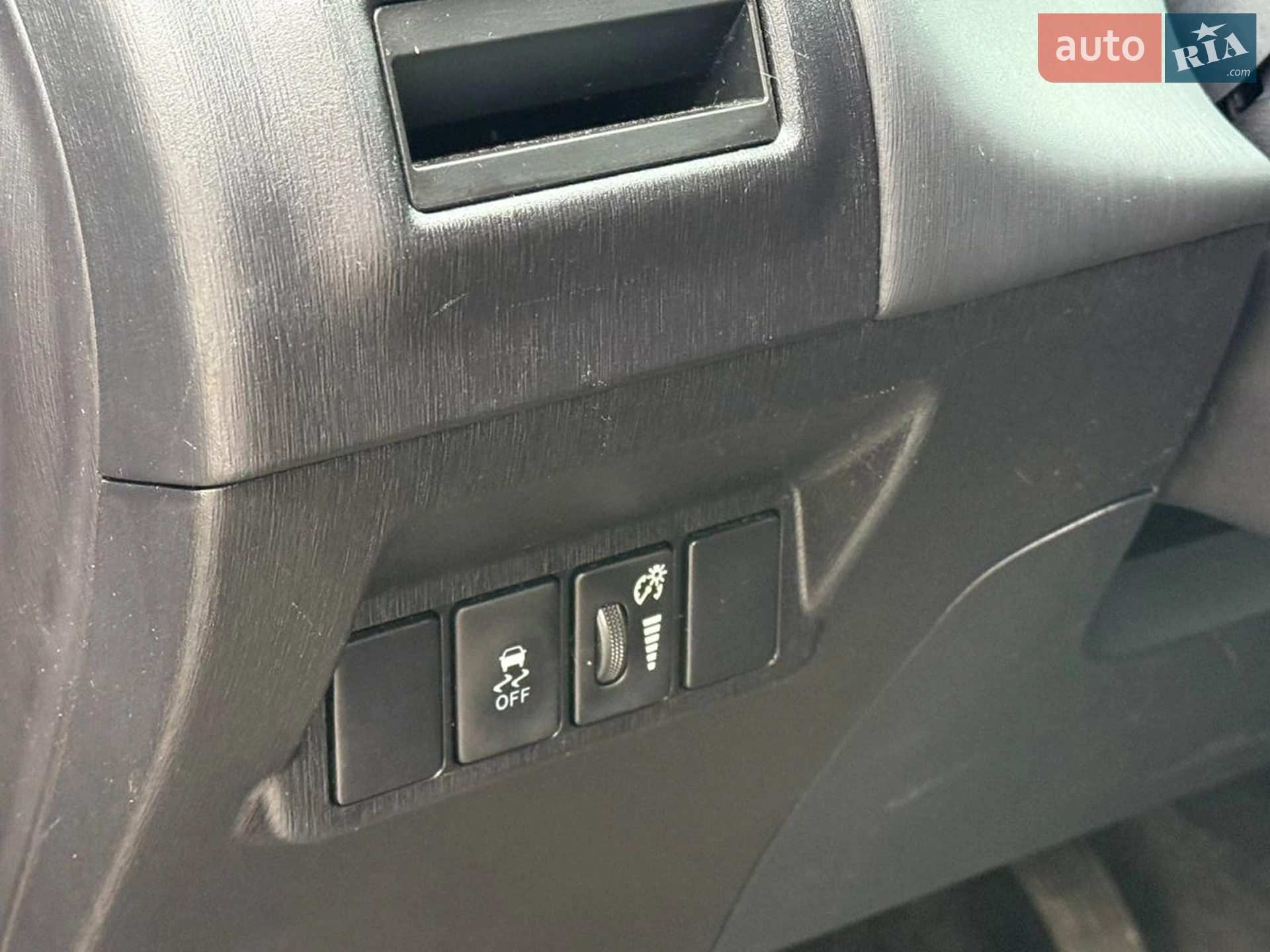 2015 Toyota Prius v (+) - мініатюра 12